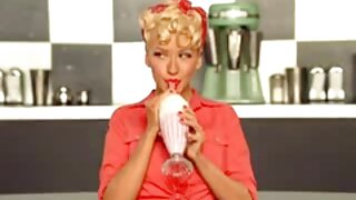 Những cô sexvietxxx gái tóc vàng hoe với thân hình đẹp được khoan trong nhà.