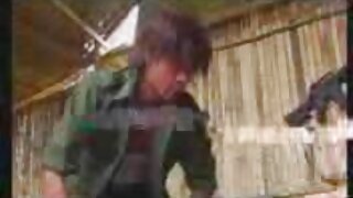 Fucker Conny Dachs phim sexviet và đồng nghiệp của anh ấy nhặt một gà con và đập cô ấy cả hai lỗ