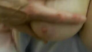 Gầy tranny trong sexvietnamm ripped fishnets Spencer Fox cho một blowjob và được hậu môn fucked