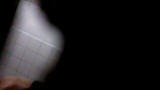 Chân dài tối tóc tuổi teen được cô ấy mèo con fingerfucked qua freaky trưởng thành đàn ông sexvietonline