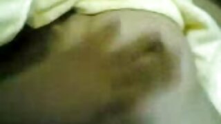 Brunette cô gái sự nịnh hót lớn sexviet co tieng mỡ trắng vòi nước deepthroat trong một cay retro tình dục video